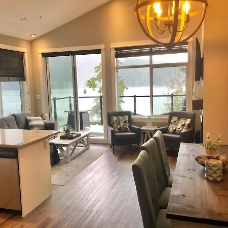 Sandy Feet Retreat Port Renfrew- Oceanfront 2Br Modern Cottage Exterior foto