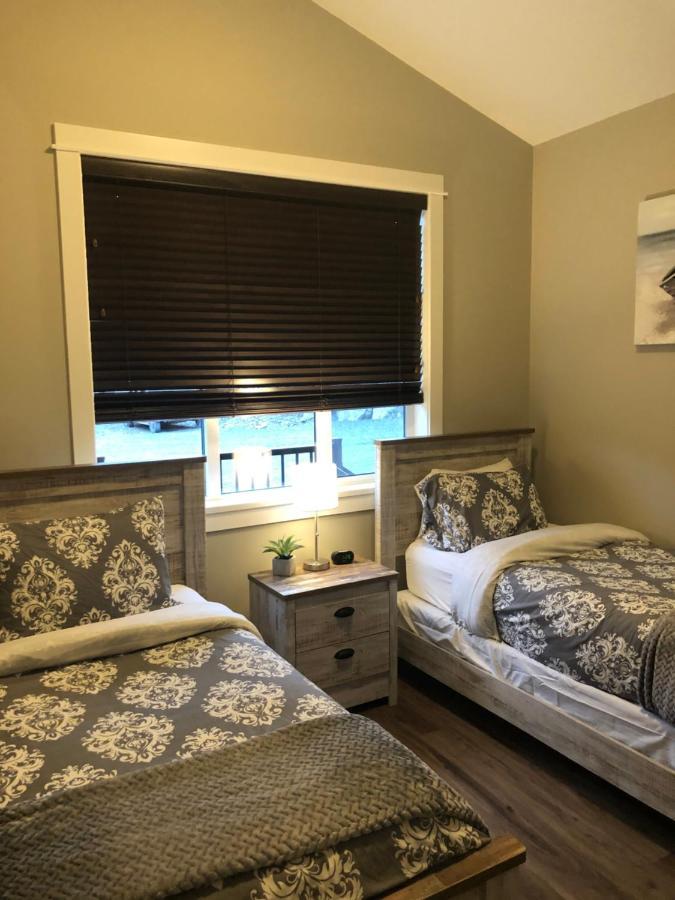 Sandy Feet Retreat Port Renfrew- Oceanfront 2Br Modern Cottage Exterior foto