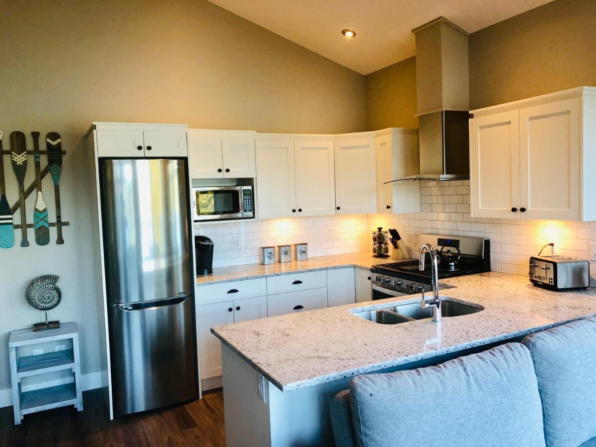 Sandy Feet Retreat Port Renfrew- Oceanfront 2Br Modern Cottage Exterior foto